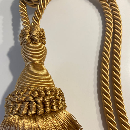 Mountain Furness Tieback by Troynorth