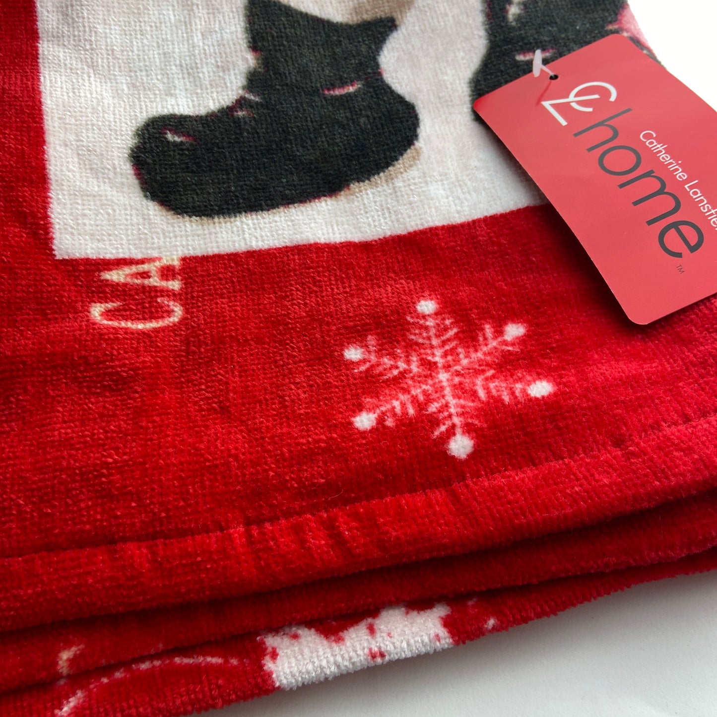 Retro Santa Hand Towel by Catherine Lansfield