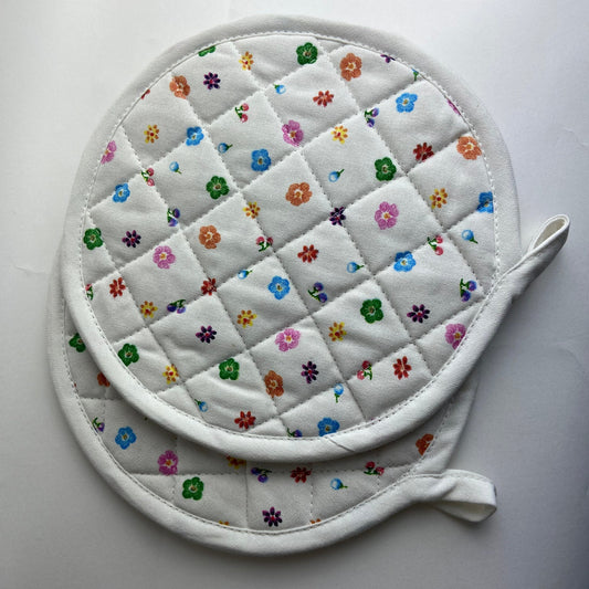 Petit Joli Pot Holder by IHR