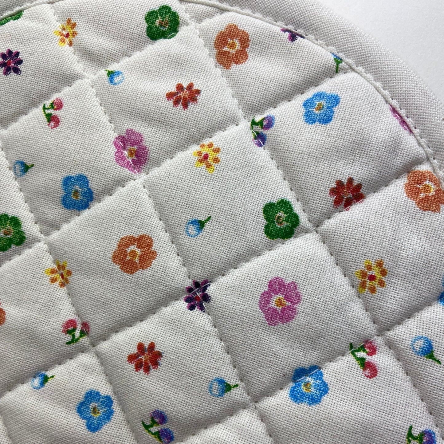 Petit Joli Pot Holder by IHR