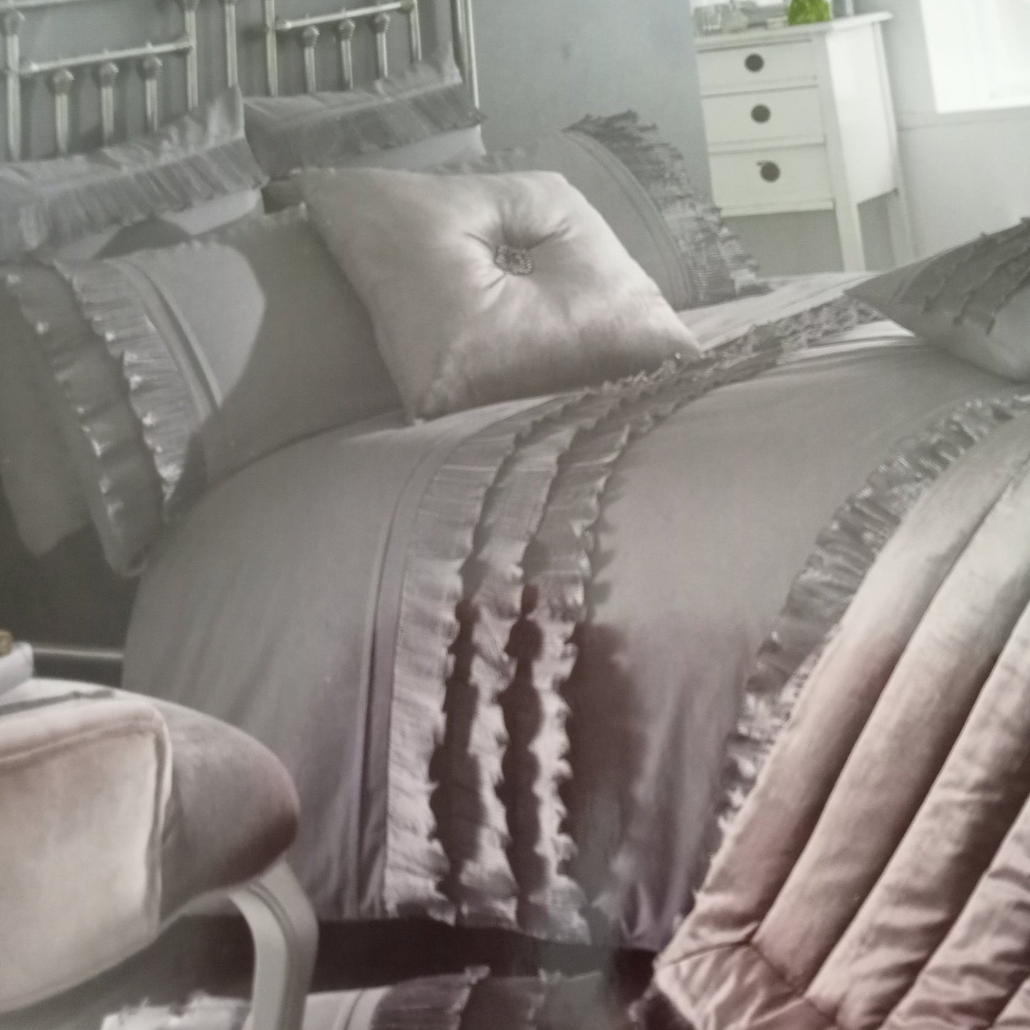Ionia duvet Set by Kylie Minogue at home
