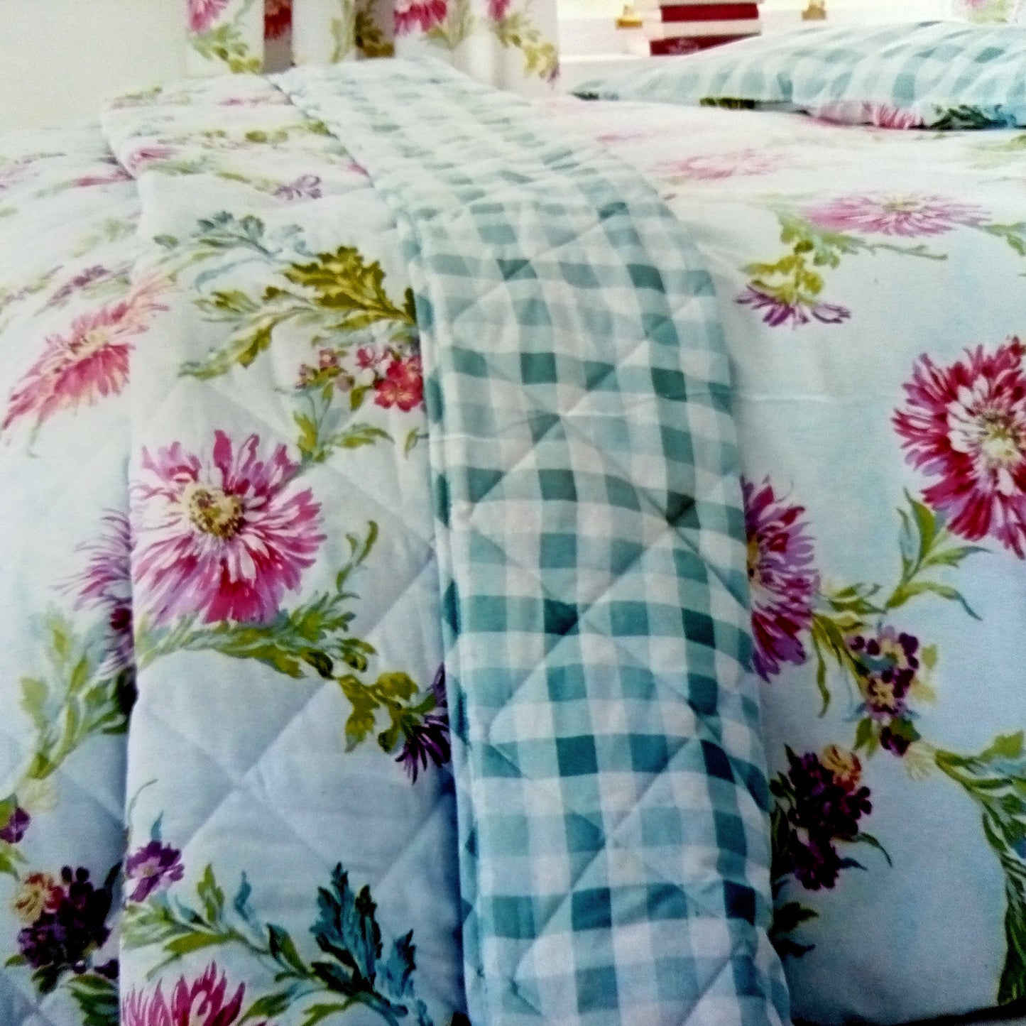 Chrysanthemum Check Bedspread by Catherine Lansfield