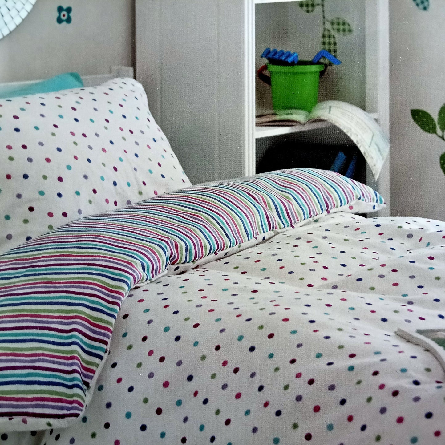 Splatter & Splodge Duvet Set by Helena Springfield Kosy Kids