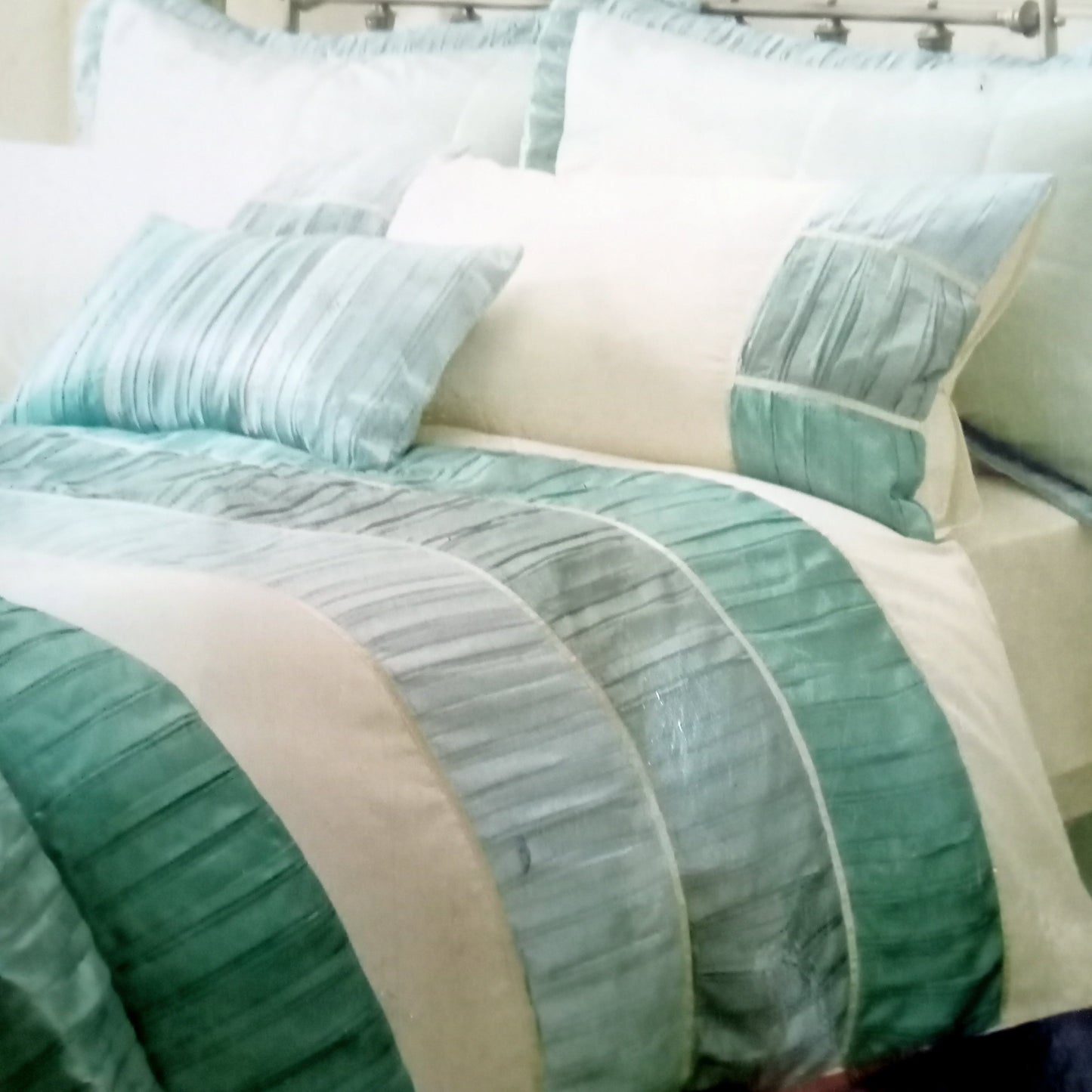 Zara Duvet Set by Catherine Lansfield
