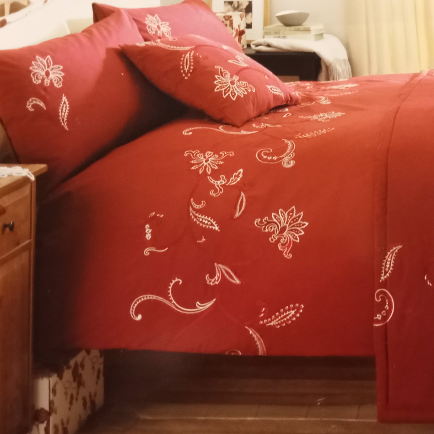 Paisley Duvet Set by Catherine Lansfield
