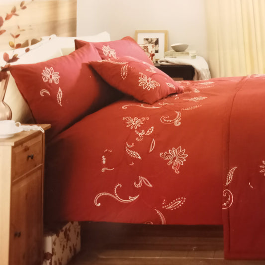 Paisley Duvet Set by Catherine Lansfield