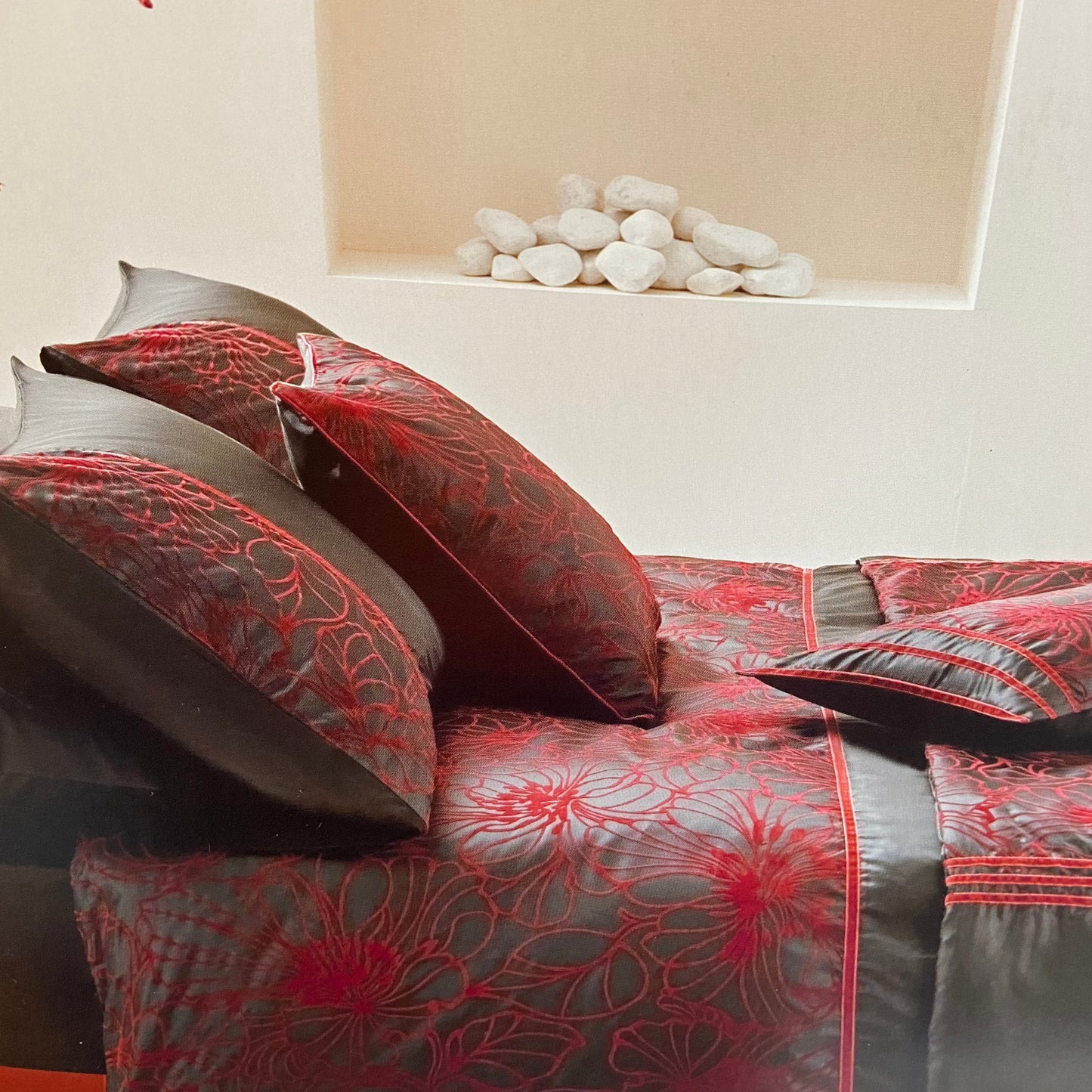 Amelia Duvet Set by Catherine Lansfield