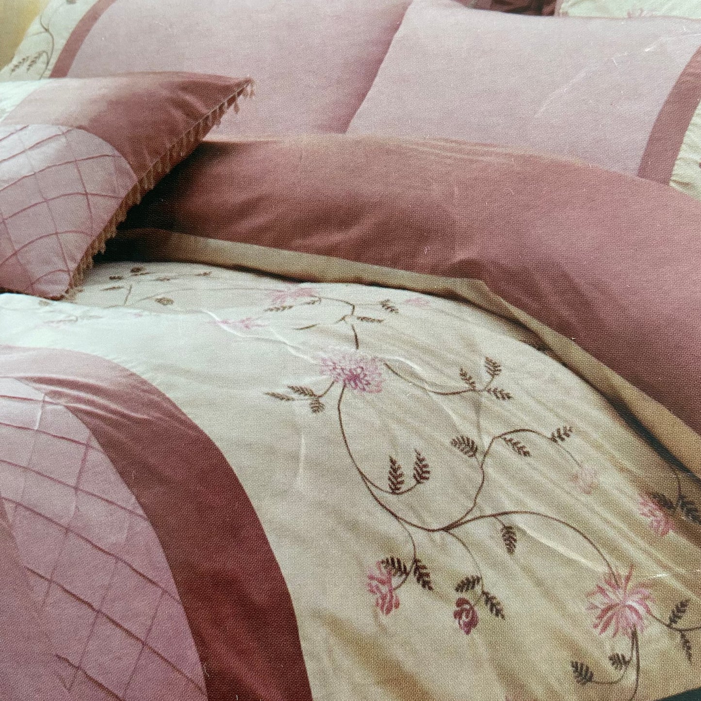 Charlotte Duvet Set by Catherine Lansfield