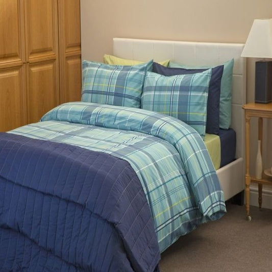 Carlton Duvet Set by Belledorm