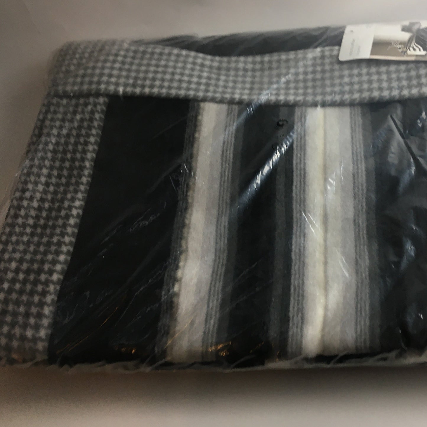 Visiona Effekt Throw by Biederlack