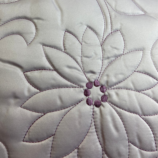 Daisy Throw by Catherine Lansfield - Soft Gold & Black or Heather & Lilac - 150 x 200 cm