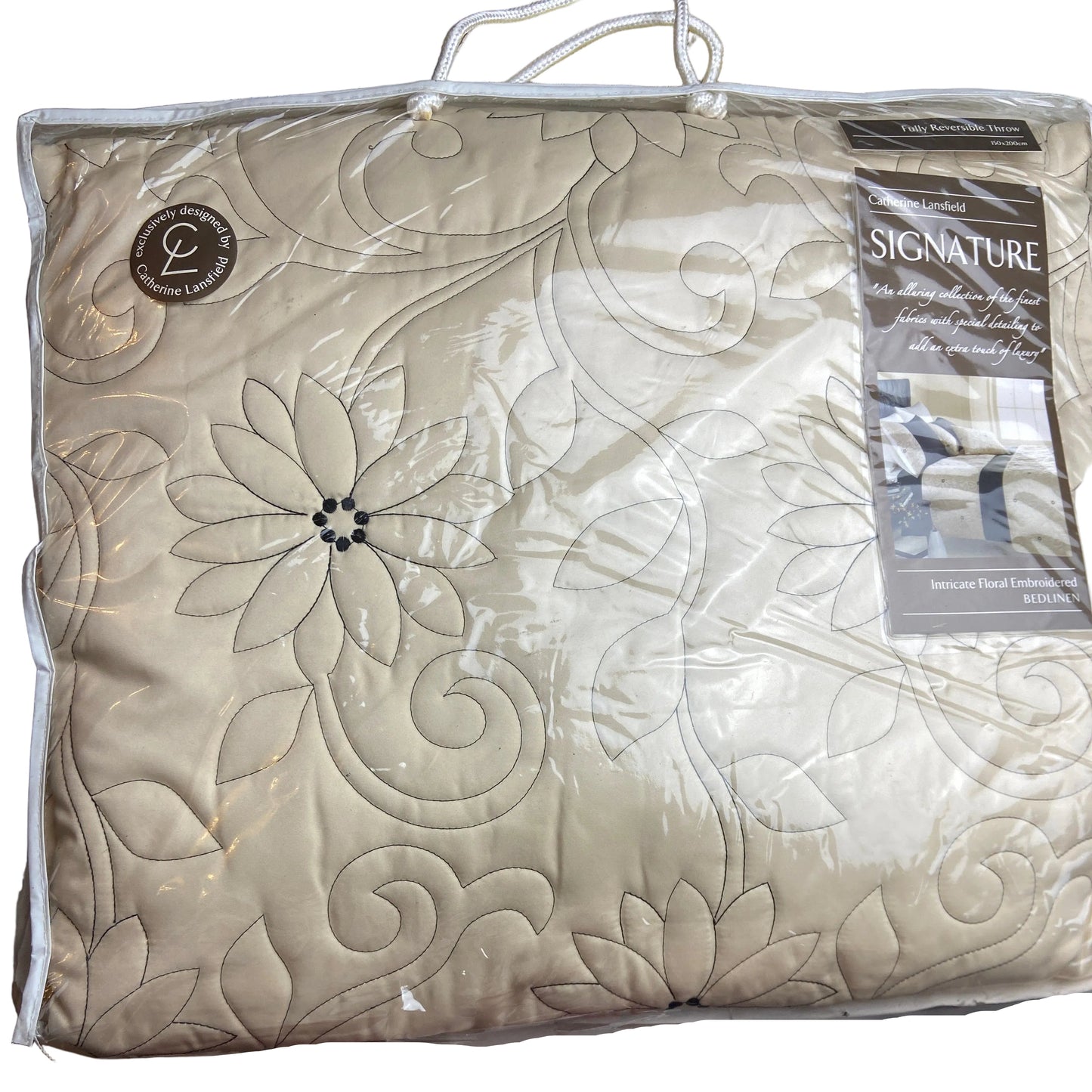 Daisy Throw by Catherine Lansfield - Soft Gold & Black or Heather & Lilac - 150 x 200 cm