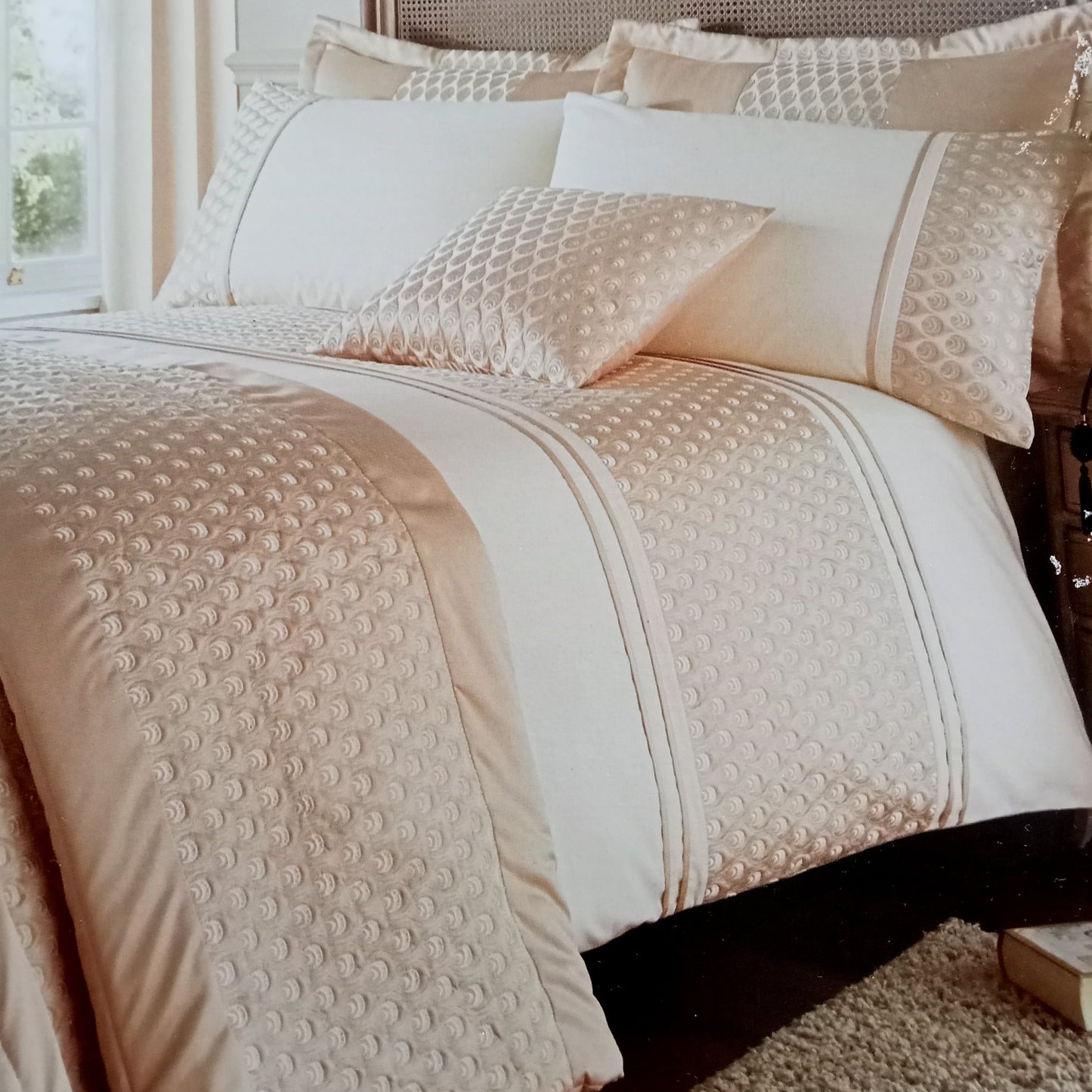 Lille Duvet Set by Catherine Lansfield