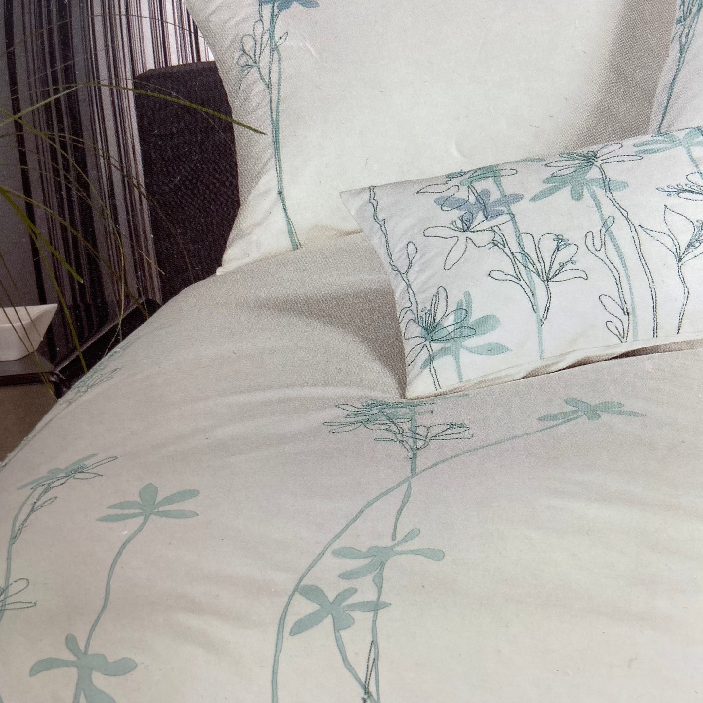 Lotus Duvet Set by House Beautiful Home Collection