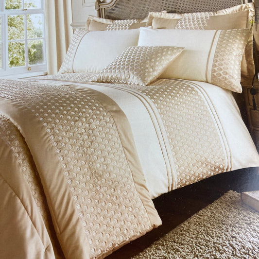 Lille Duvet Set by Catherine Lansfield