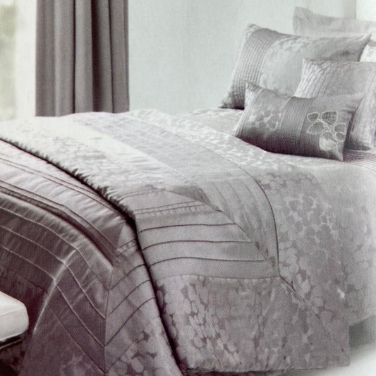 Honesty Luxury Bedspread by Catherine Lansfield - Jacquard -240 cm x 260 cm