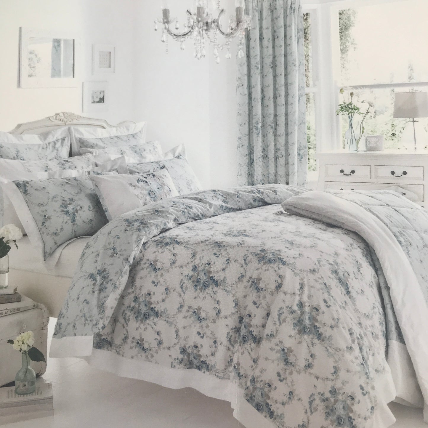 Garland Bouquet Bedspread by Dorma