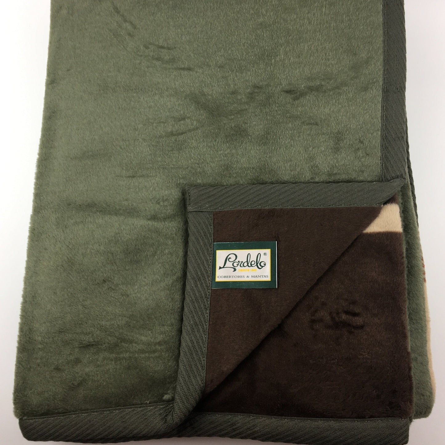 Ambiancy Dark Green Throw by Lordelo
